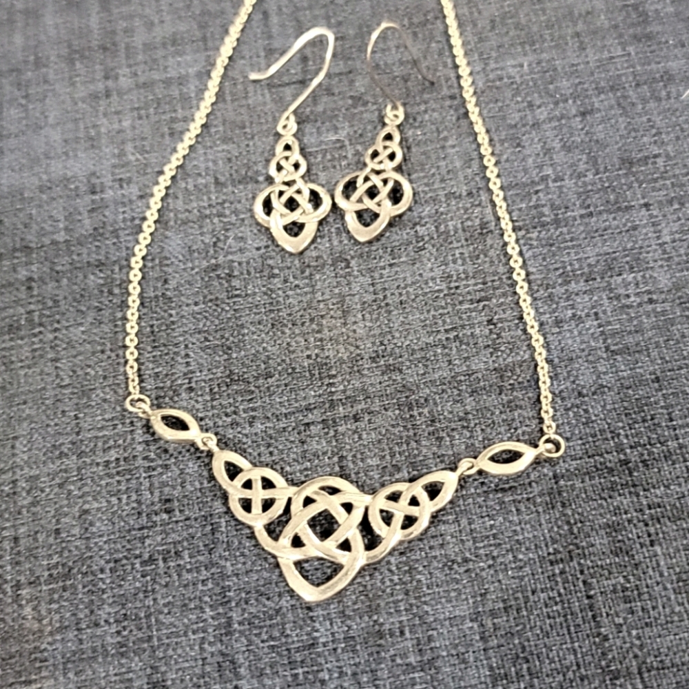 Celtics knot set